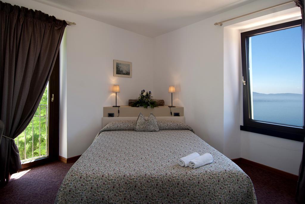 Hotel Mariano Gargnano Exterior photo